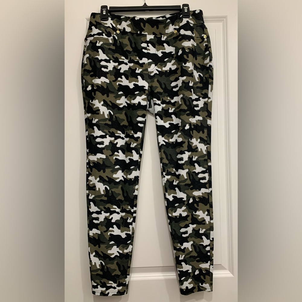 EUC: Michael Kors Camouflage Skinny Pants,  Green, Black, White